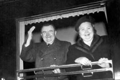 Gottwald se bál Sovětského svazu, proto pil. Rudí prezidenti toužili po moci a funkcích, říká Buchta