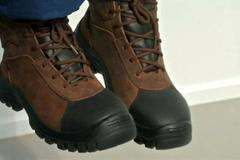 Boty, které umí posílat sms. Díky senzorům mohou zachránit lidský život