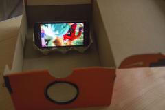 Projektor z krabice od bot