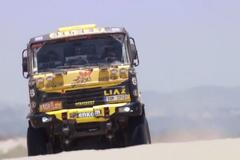 Macík musel dolévat vodu z PET lahví, jinak by LIAZ nedojel