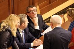 Babiš: Peníze na jízdné pro studenty nemají nic společného s platy pedagogů, učitelům peníze dáme