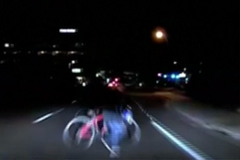 Samořiditelný Uber poprvé srazil chodce, policie zveřejnila video z nehody