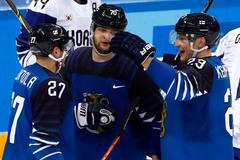 Finští hokejisté slaví postup do čtvrtfinále ZOH 2018