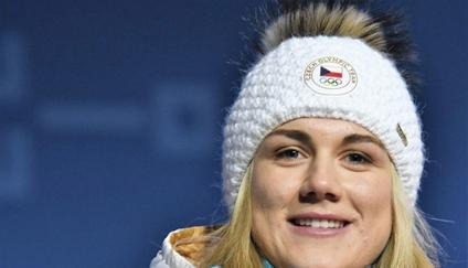 Karolína Erbanová s bronzovou medailí ze závodu na 500 m na ZOH 2018