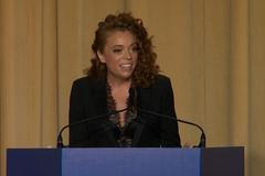 Strýček Tom, ale v provedení bělošky. Trumpova mluvčí se stala terčem posměchu americké komičky