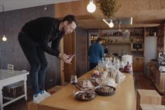 Místní suroviny a láska k vaření. Na Zikmundově zpomalíte