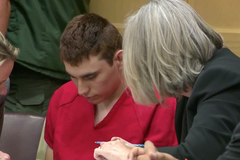 Nikolas Cruz poprvé před soudem.