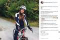 Sociál: Cyklistka se vydala na dráhu modelky, Slávisté a Sparťané si zebe na internetu střílí