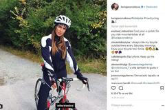 Sociál: Cyklistka se vydala na dráhu modelky, Slávisté a Sparťané si zebe na internetu střílí
