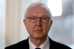 Proti blbosti se těžko brání, reaguje Drahoš na útoky v tisku