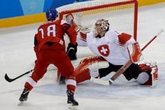 Dominik Kubalík dává gól na 2:1 v zápase Česko - Švýcarsko na ZOH 2018