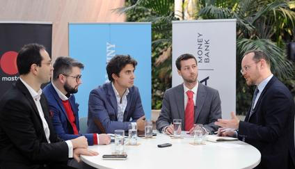 Kulatý stůl: Digitální bankovnictví a mobilní platby