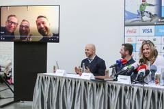 Bryan Adams pogratuloval Ester Ledecké ve videu