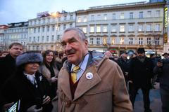 Demonstrace proti Babišovi a oligarchům - Václavské náměstí