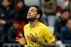 fotbal, francouzská liga 2017/2018, Nice - Paris St. Germain 1:2, Dani Alves slaví svůj vítězný gól