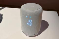 Chytrý reproduktor do kuchyně. Můžete vařit a ovládat ho gesty