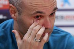 Andrés Iniesta se po 16 letech loučí s Barcelonou