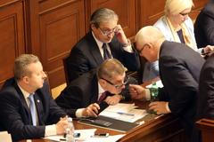 Prezident před vyjádřením nedůvěry vládě