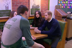 Princ Harry a Meghan Markleová navštívili Edinburgh. Zašli i do kavárny, která pomáhá bezdomovcům