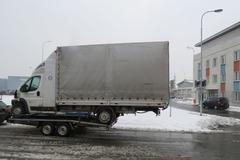 Přetížený přívěs