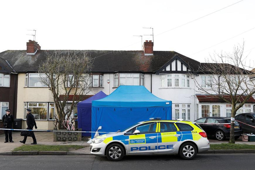 Rodiče v Británii si kvůli chybě policie tři týdny mysleli, že jejich syn zemřel