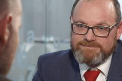 Zoufalí rodiče, učitelé i žáci. Kdy se děti vrátí do škol? Ministr Plaga v DVTV