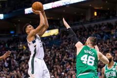 basketbal, NBA 2017/2018, Milwaukee - Boston, Janis Adetokunbo