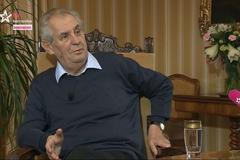 Zeman: Je mi těch chudáčků líto, demonstrují za Kalouskovu televizi