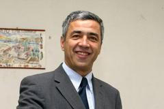 Čelný politik srbské menšiny v Kosovu Oliver Ivanović (snímek z roku 2004).