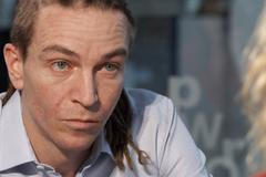 Okamura přímou demokracii nevymyslel, s referendem jen objevil díru na trhu, říká Bartoš