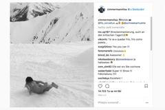 Sociál: Lyžařka zapózovala nahá na sjezdovce a Jágr si užívá jízdu autem po Česku