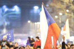 Demonstrace proti Ondráčkovi a Babišovi v Praze na Václavském náměstí