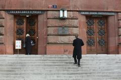 Záběry z Vrchního soudu v Praze, kde policie zadržela soudce