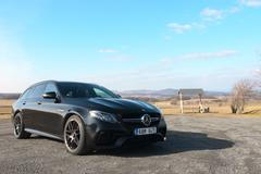 Mercedes E 63 AMG S: Pravý supersport v rodinném balení