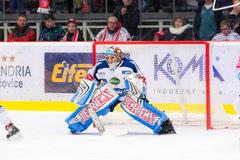 Brankář Brna Marek Langhamer