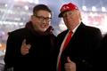 Zahajovací ceremoniál OH, dvojníci Trumpa a Kima