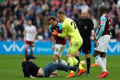 Fanoušci napadli hráče West Hamu United po porážce s Burnley