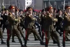 KLDR uspořádala před zahájením olympiády vojenskou přehlídku