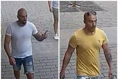 Skupina sedmi mužů brutálně napadla a vážně zranila číšníka