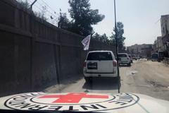 Konvoj humanitární pomoci přijel do obléhané východní Ghúty.