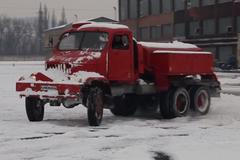 Jak to vypadá, když vojenský náklaďák V3S driftuje ve sněhu