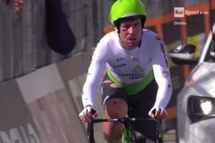 Mark Cavendish po pádu při závodě Tirreno-Adriatico