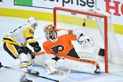 hokej, NHL 2017/2018, Philadelphia  Pittsburg, Michal Neuvirth a Jake Guentzel