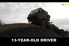 13letý kluk řídil Tatru v extrémním terénu. Zvládl to skvěle