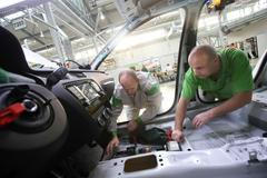 Radek Pecák na den dělníkem ve Škodě v Ml. Boleslavi