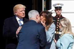 Donald Trump s manželkou Melanií vítají izraelského premiéra Benjamina Netanjahua