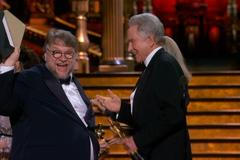 Oscara za nejlepší film získala Tvář vody mexického režiséra Guillerma del Tora