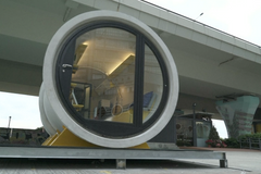 Architekt Jamese Law navrhl obytnou jednotku do betonové vodovodní roury