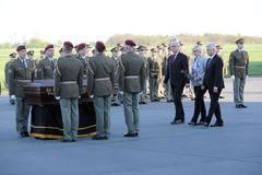 Kardinál Beran přistál v praze