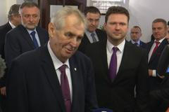 Miloš Zeman po proslovu v Poslanecké sněmovně